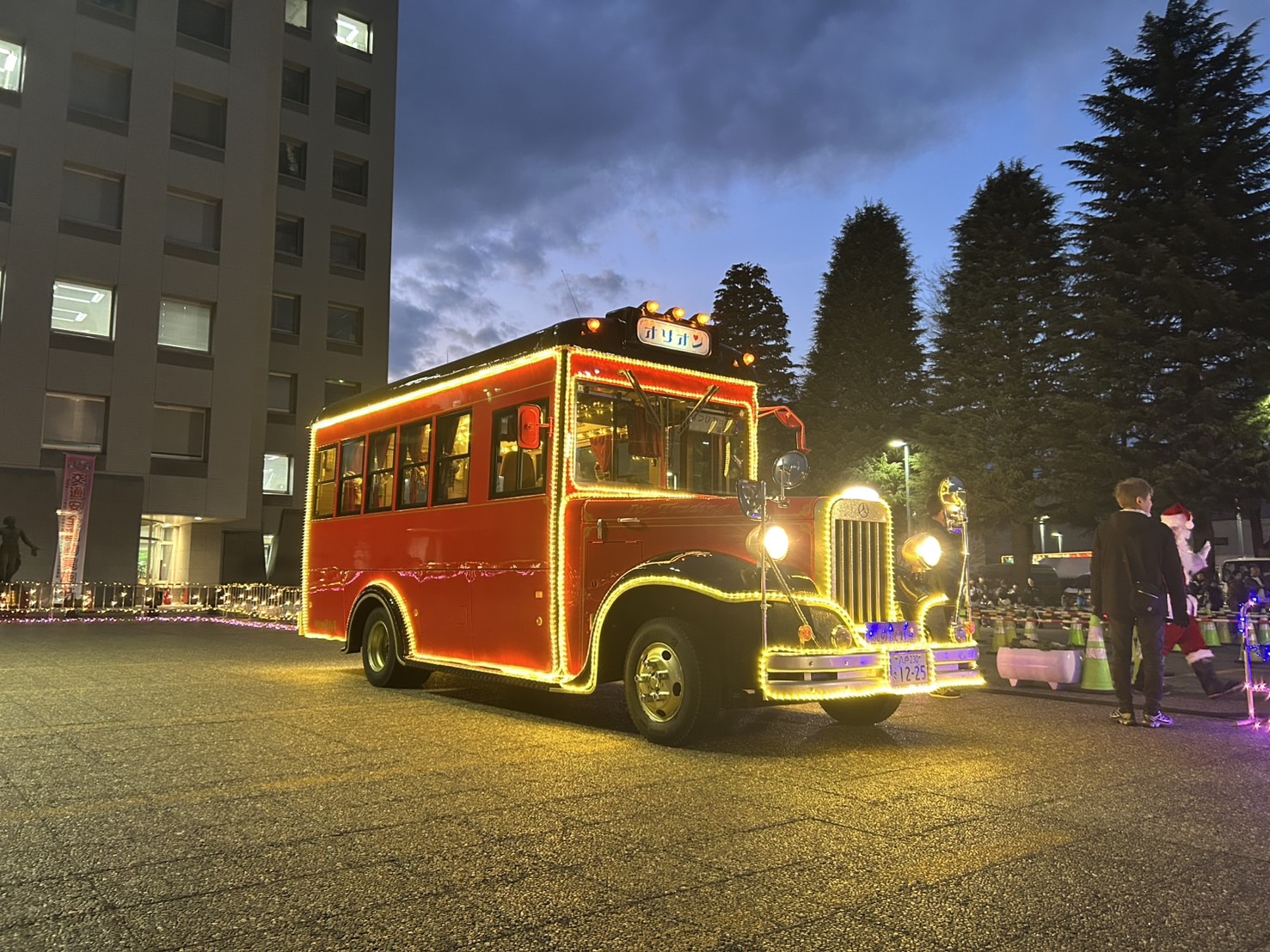 風物詩として親しまれている「みんなのサンタ号」