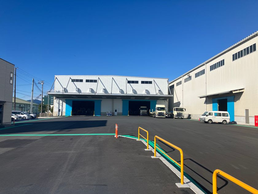 大型トレーラの転回スペースを広く