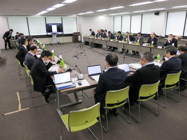 港湾荷役機械と建設用クレーンでの無人機械導入状況についてヒアリング