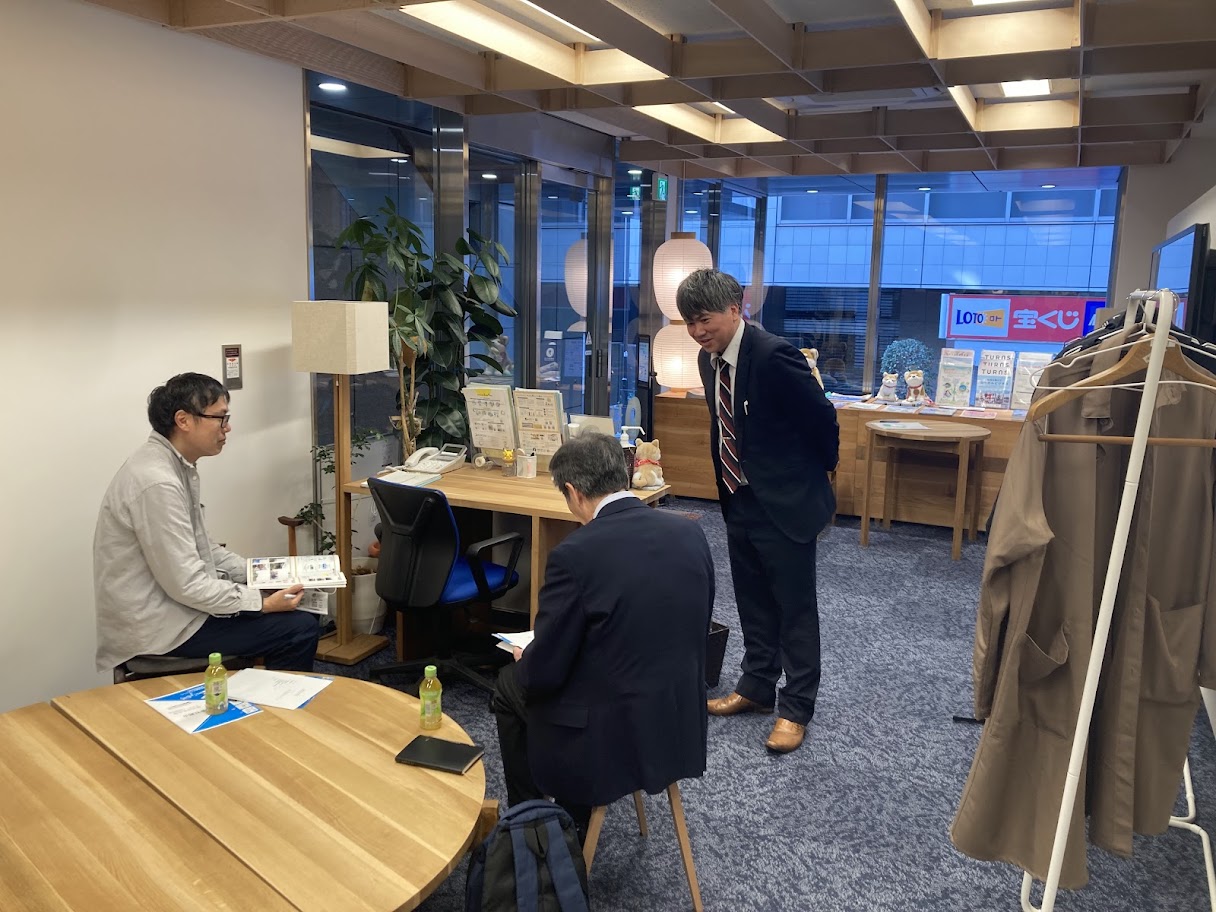 5者がブースを構えて面接を実施