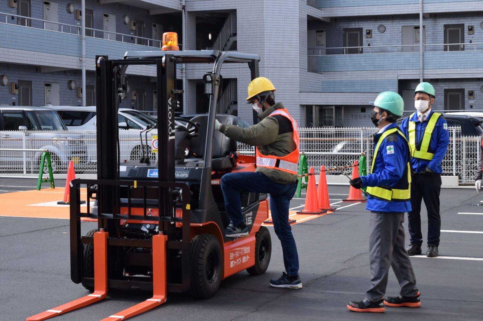 乗り込み方から丁寧に指導