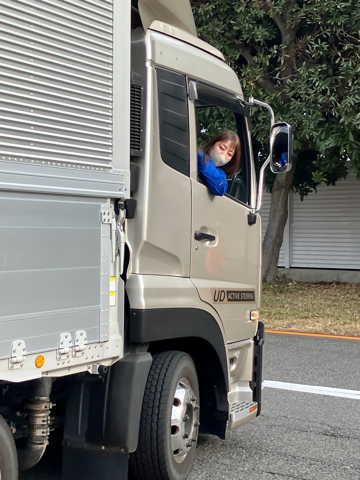 大型車「クオン」に試乗（24日）