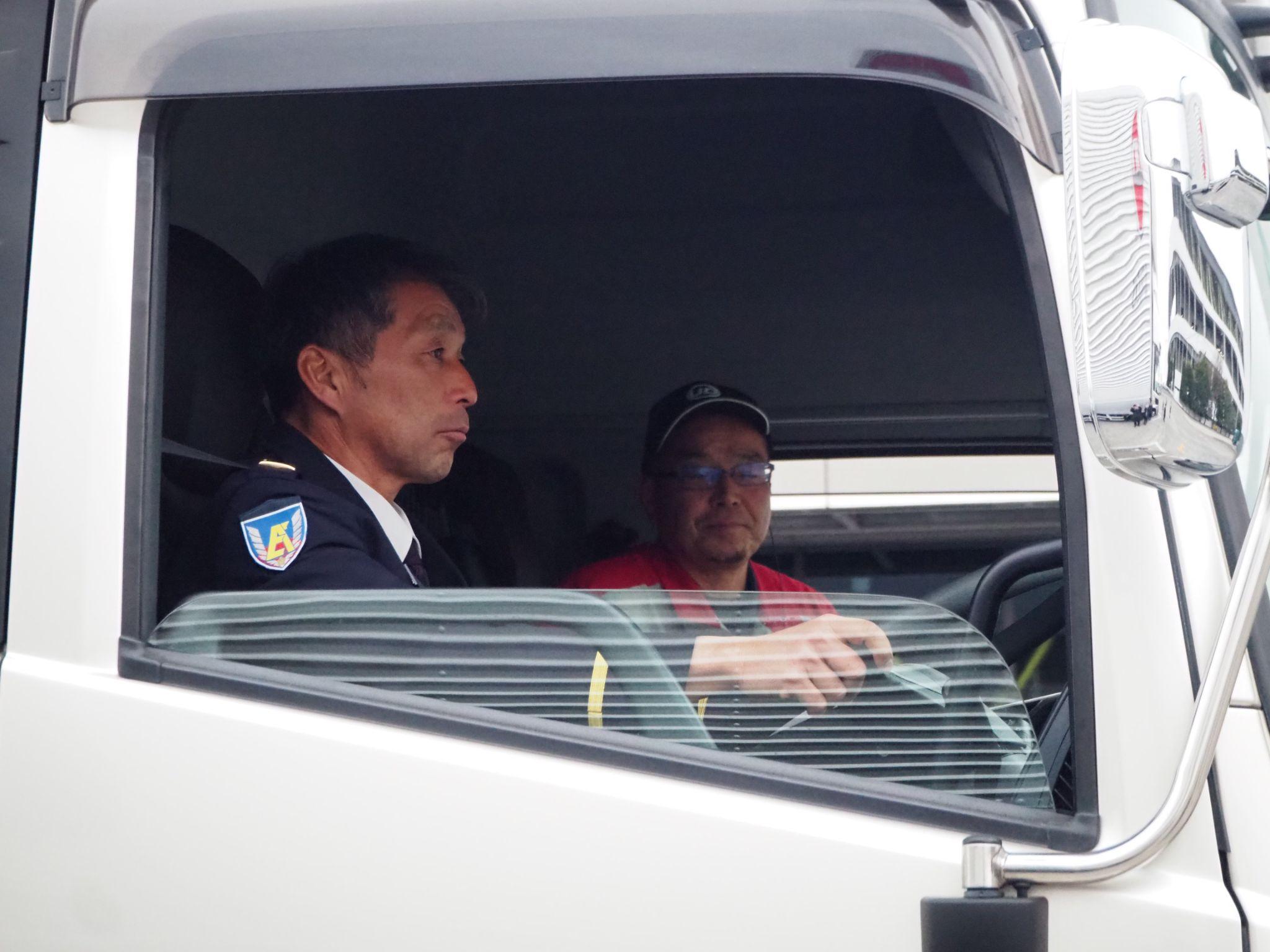 運転体験では、クオンカーゴで全長1・1㌔のコースを3周走行