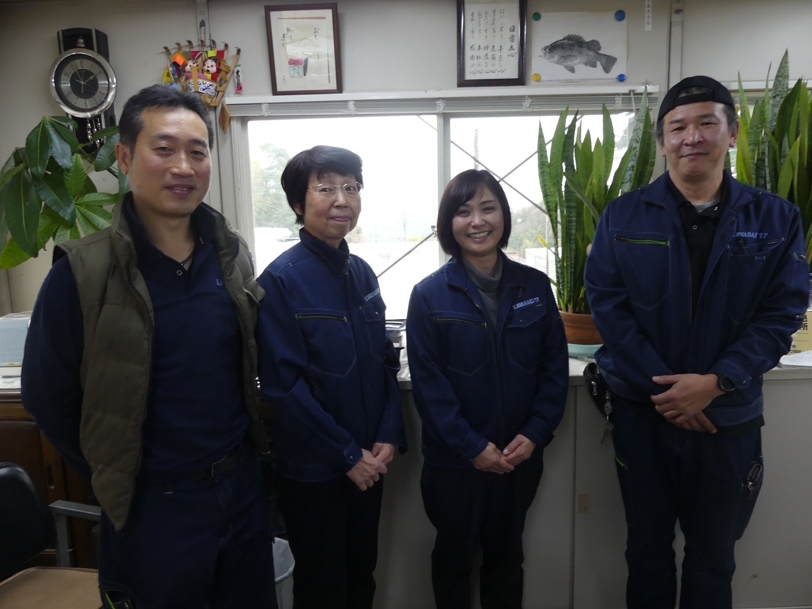 （左から）古川社長、柏尾氏、西倉氏ら