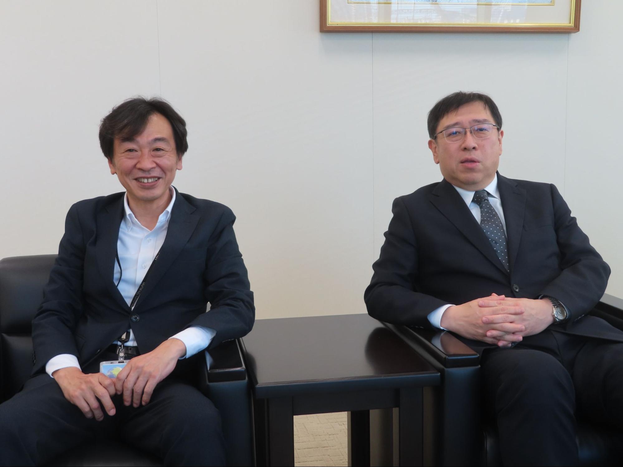 三菱食品はCLO補佐のポストを創設し、従来の物流とCLOに部門を分け、取り組んでいく（田村CLO㊨、跡治永SCM統括・統括オフィス室長兼CLO補佐）