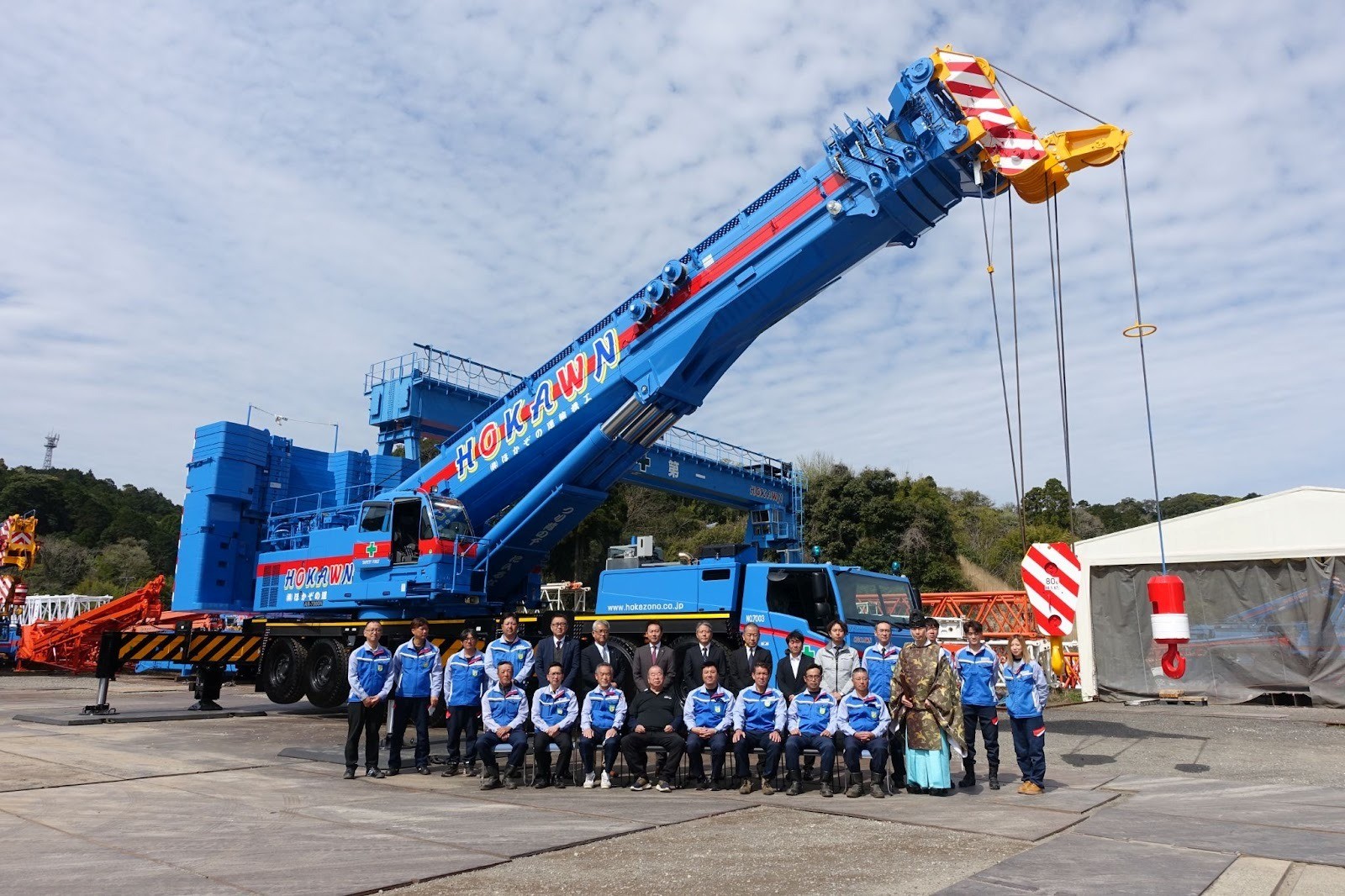 全長が15．99㍍あり、最高時速62㌔で走行可能<br>