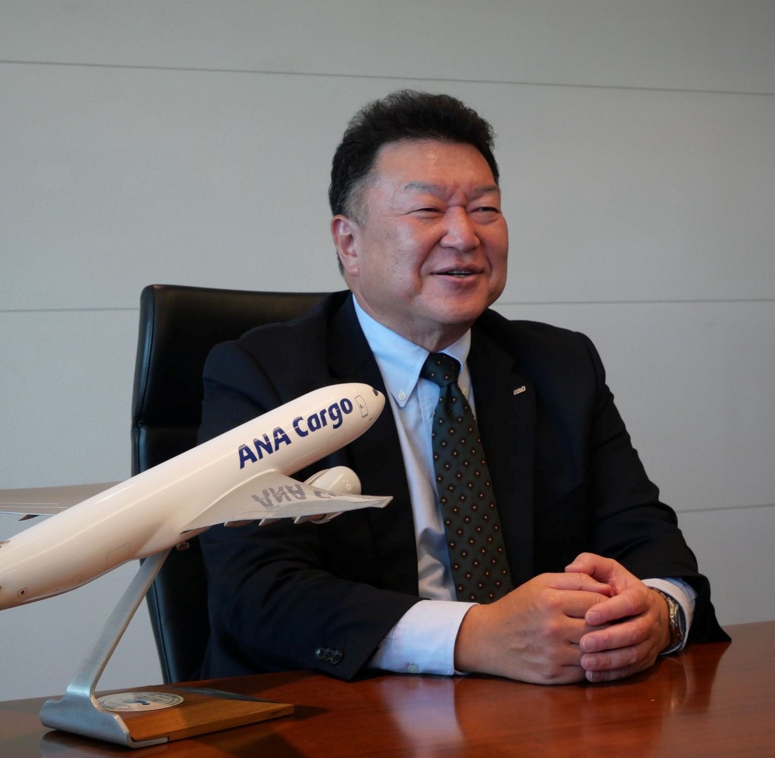 成田、羽田の両空港の機能強化の重要性を示す脇谷社長