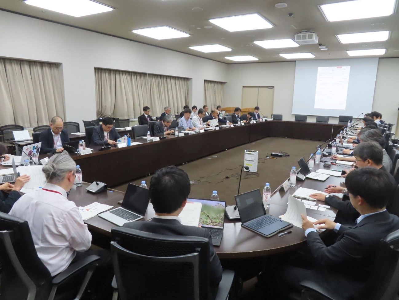 官民協議会で3件の実証事業の成果を踏まえ協議