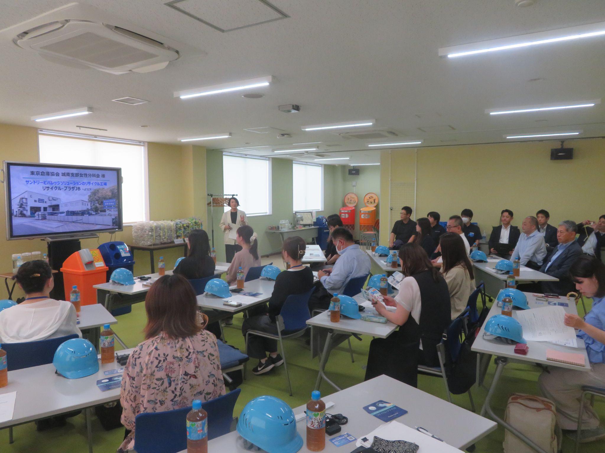 7社15人の女性社員と大竹支部長らが参加<br>