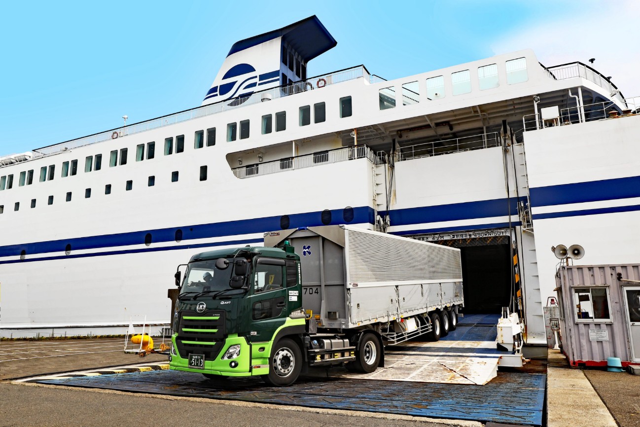 二つの海上定期航路を活用