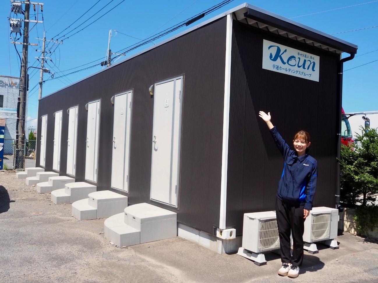 個室5部屋を備え、各部屋にはベッド、机、エアコンを完備<br>