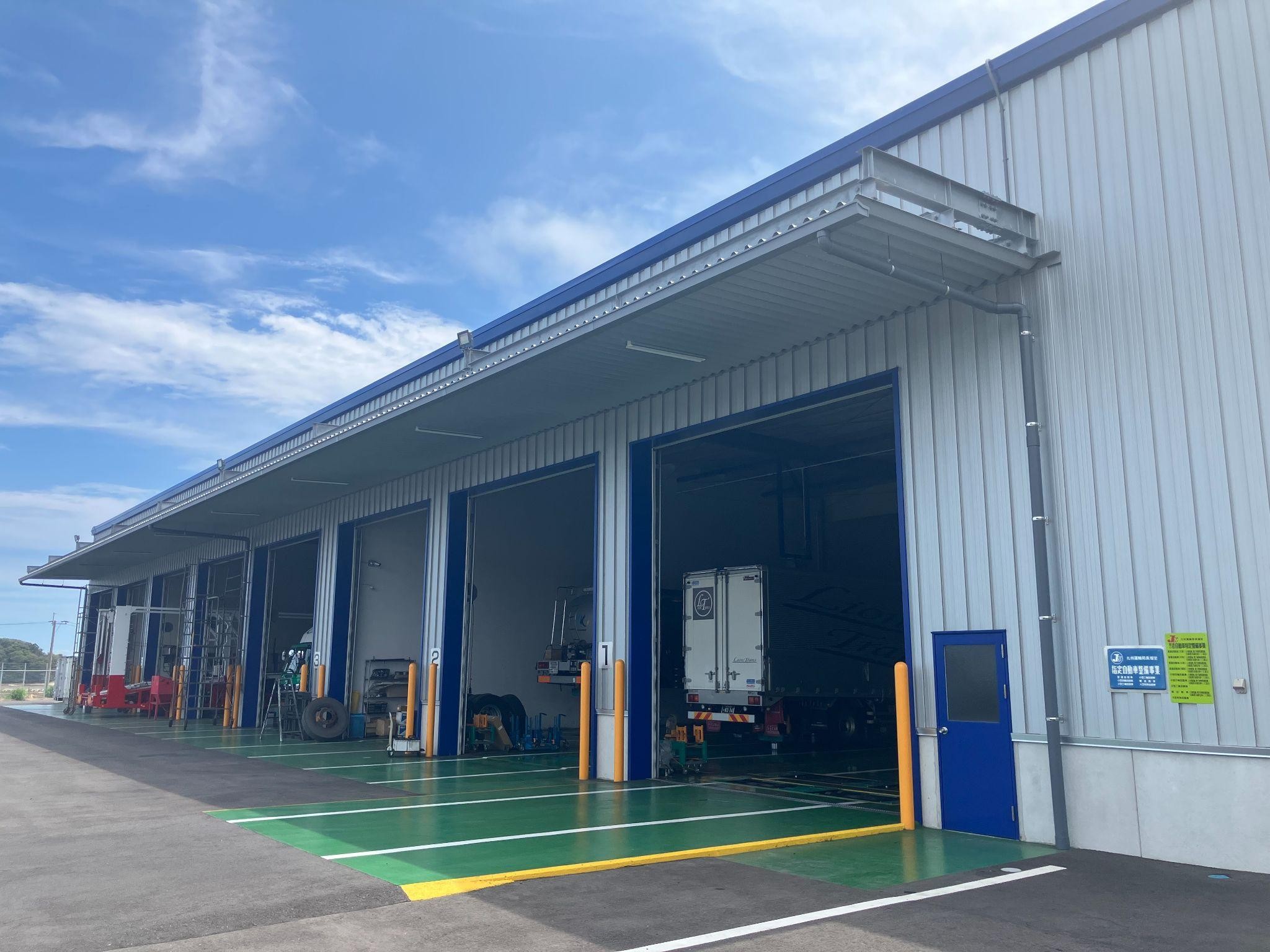 旺盛な需要が続く（新門司整備工場）