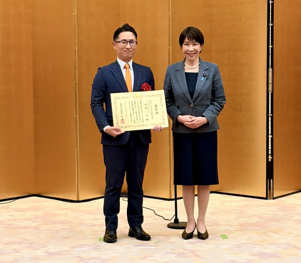 高市首相㊨とムジンの滝野CEO（ムジン提供）