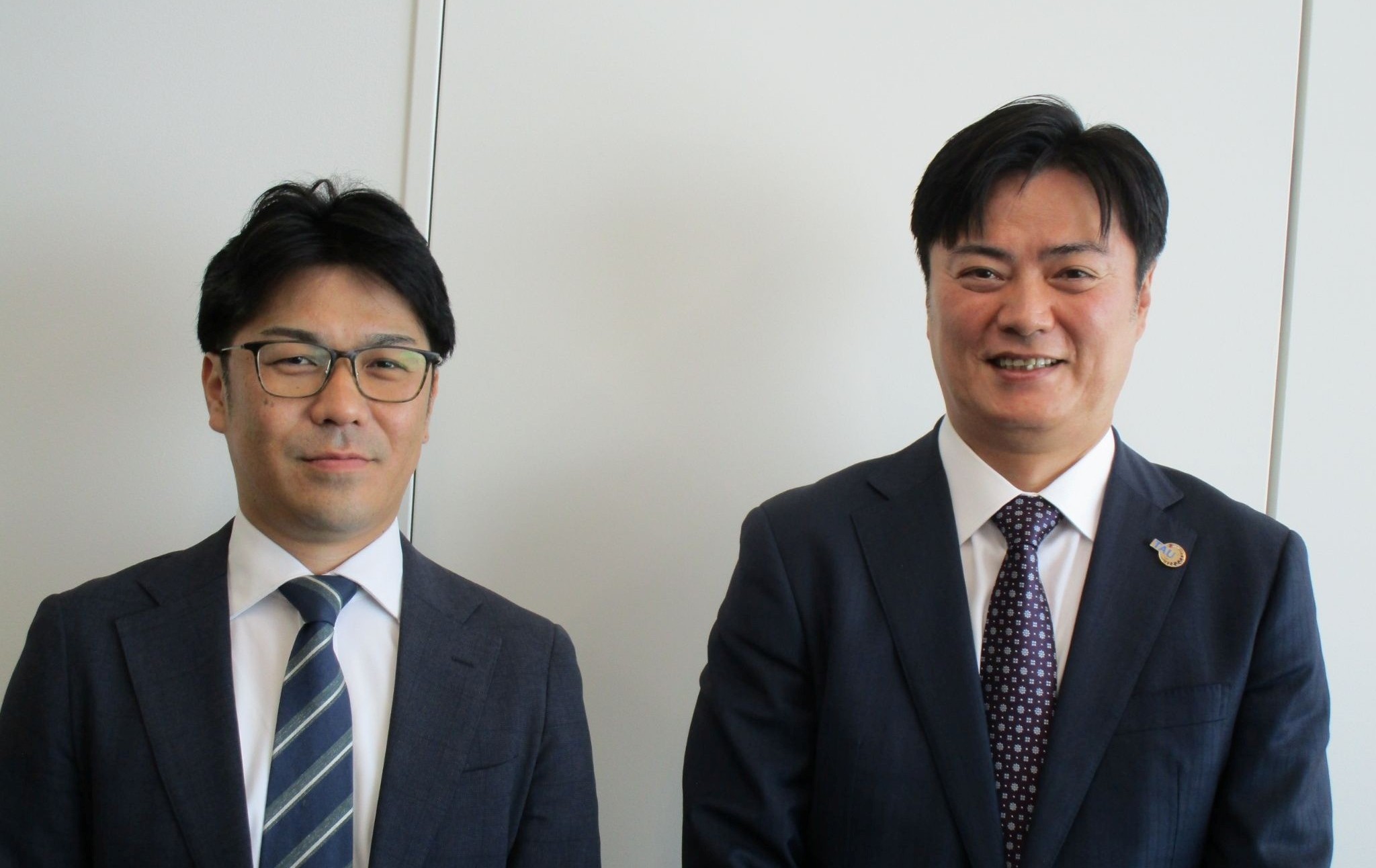 山元社長㊨と依光誠取締役